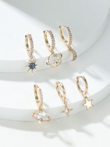 Golden Glamour: A Guide to Gold Earring Sets插图4