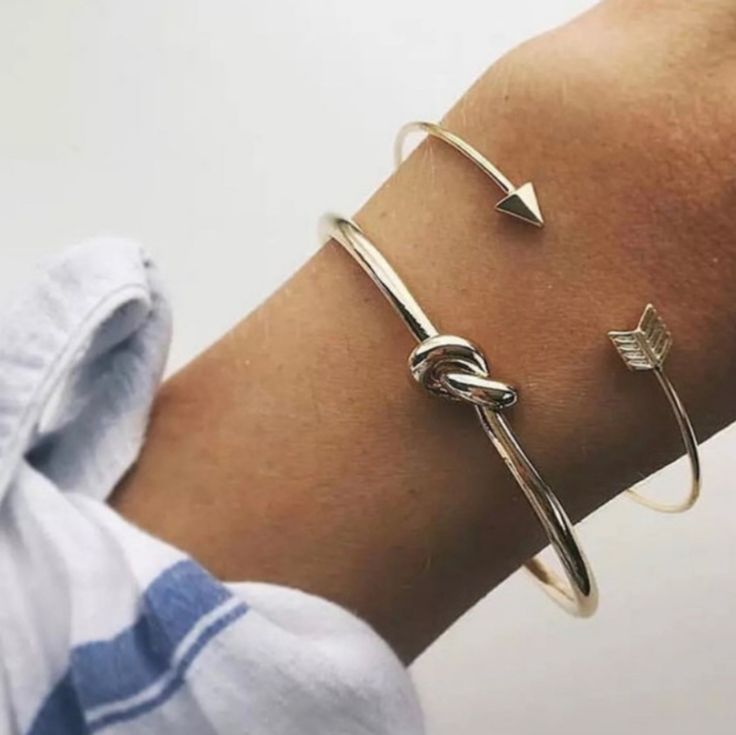 Explore our diverse range of metal bracelets for a striking addition to your wristwear collection. From sleek stainless steel to elegant rose gold, our bracelets showcase various designs