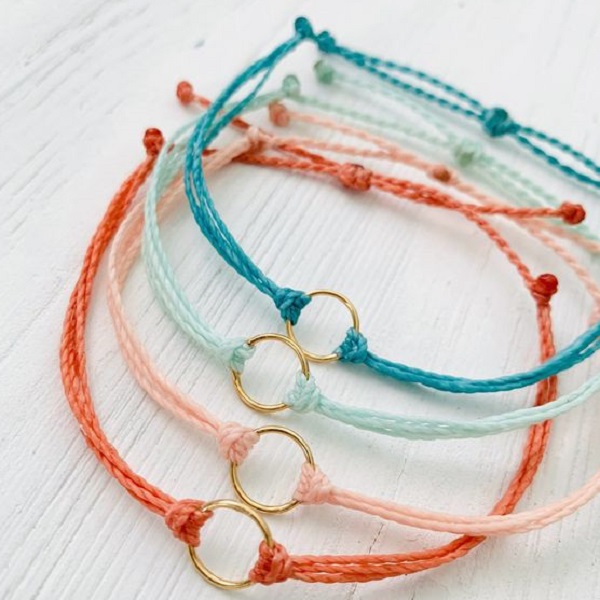 Create your own stylish braided bracelets