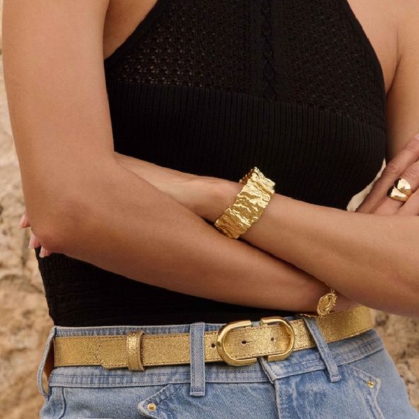 Learn how to style and secure a non-buckle belt