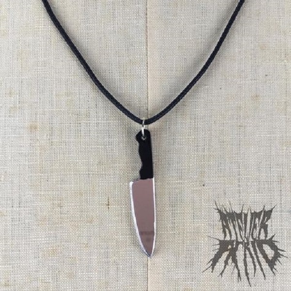 Wondering what a fashion knife necklace is