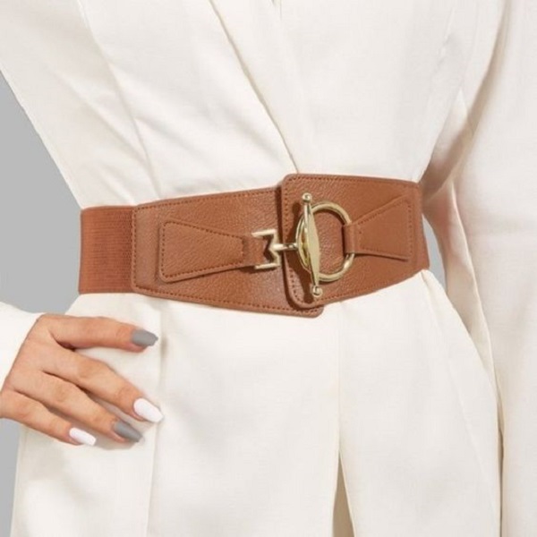 Discover if a wide belt is flattering 