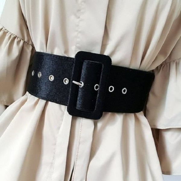 Discover if a wide belt is flattering