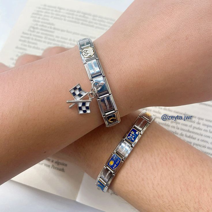 Discover how Italian charm bracelets work