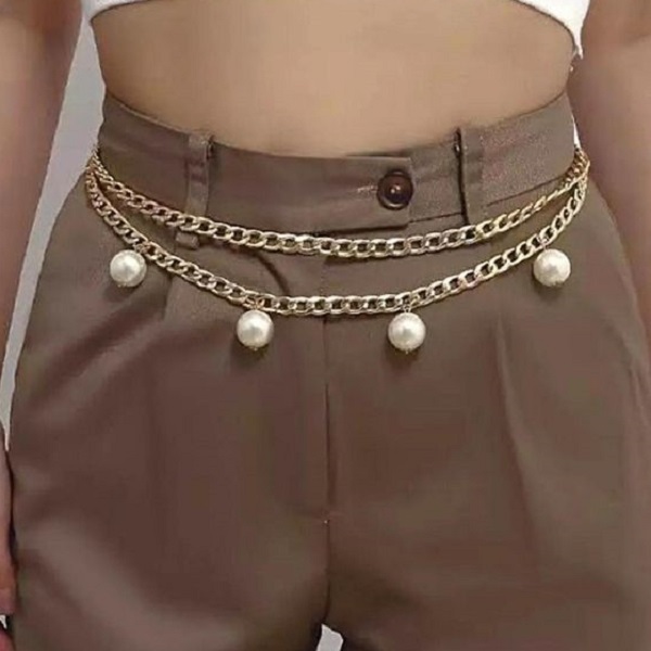 Discover if chain belts are still a trendy accessory 