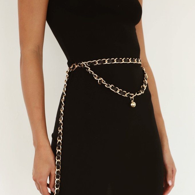 Discover if chain belts are still a trendy accessory 