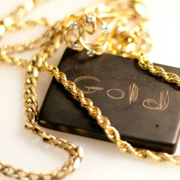 how to tell if a necklace is real gold at home