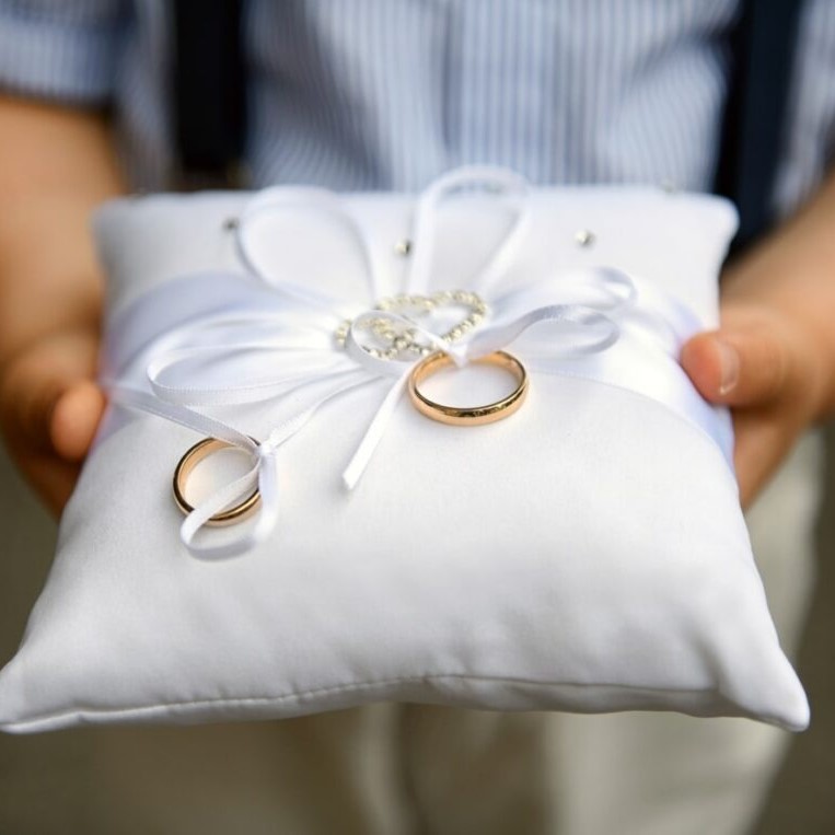 wedding ring bearer