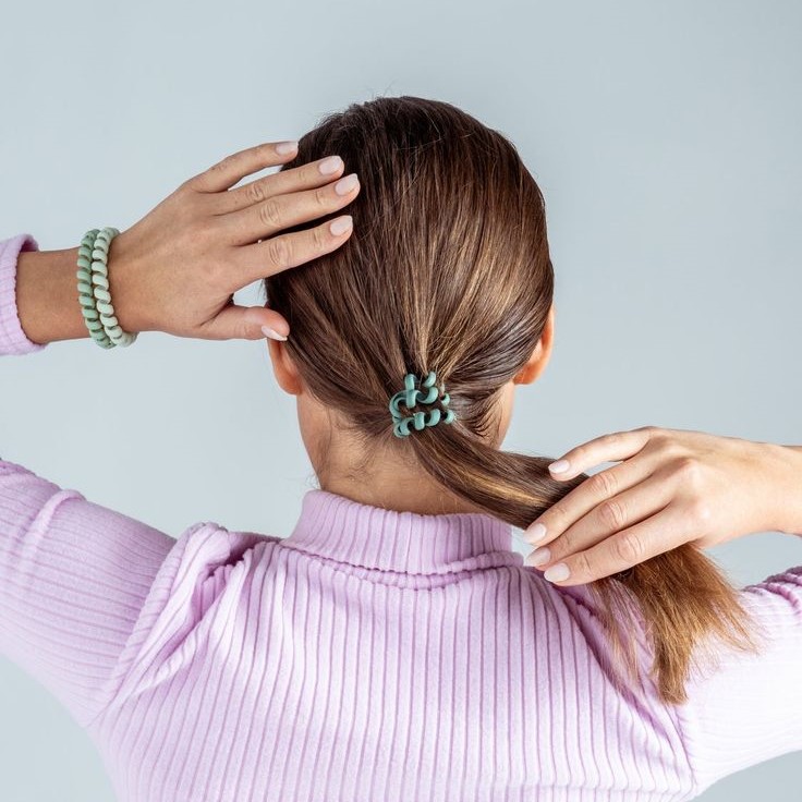 hair ties and frizz