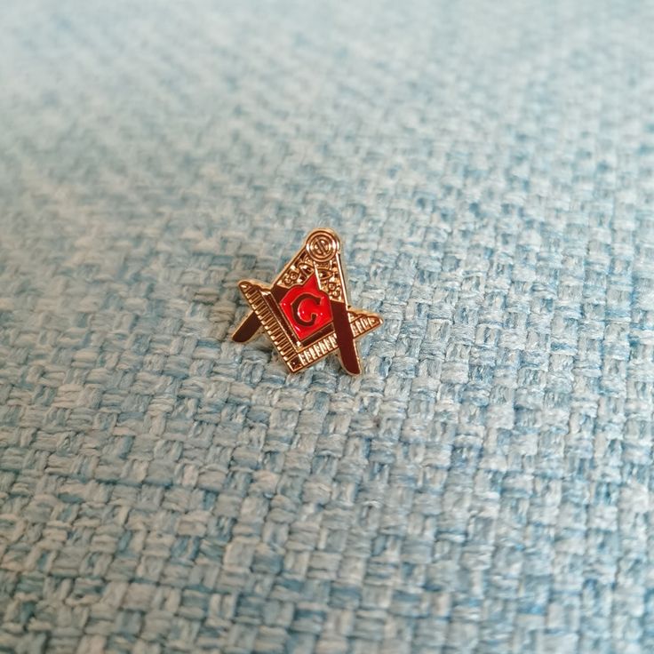 masonic lapel pin